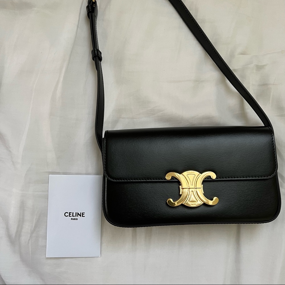 CELINE TRIOMPHE SHOULDER BAG IN SHINY CALFSKIN
BLACK
